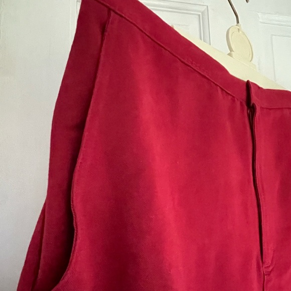 Size 16 burgundy red skirt - Picture 4 of 10